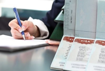 Nộp hồ sơ tại trung tâm tiếp nhận visa hoặc lãnh sự quán